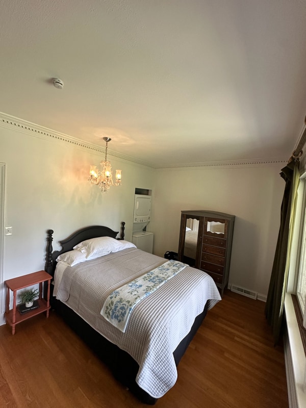 Foto del edificio - 305 S Laurel St