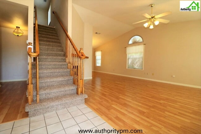 Building Photo - 428 Dominica Ct