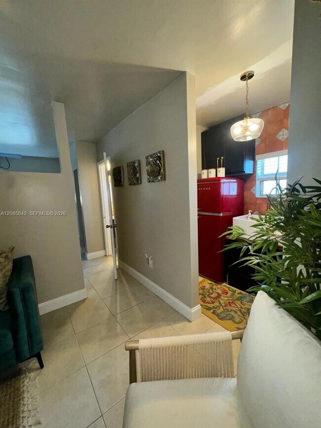 Foto del edificio - 9990 Marlin Rd