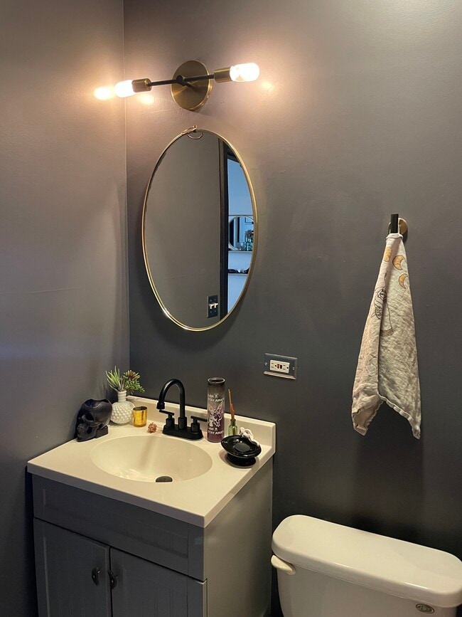 Recently updated full bathroom - 3326 W North Ave