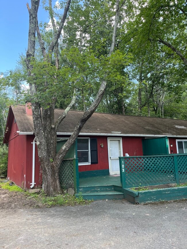 Building Photo - Chestnut Grove Village 17, 18, 19