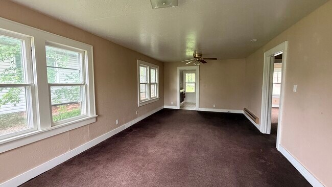 Foto del edificio - 609 N Oklahoma Ave