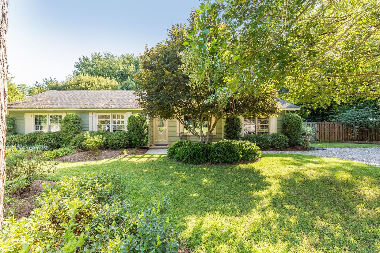 Foto principal - 325 Ashford Ave