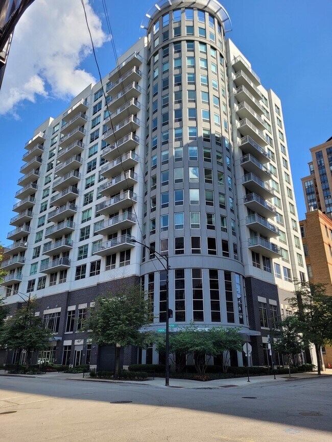 Foto del edificio - 421 W Huron St