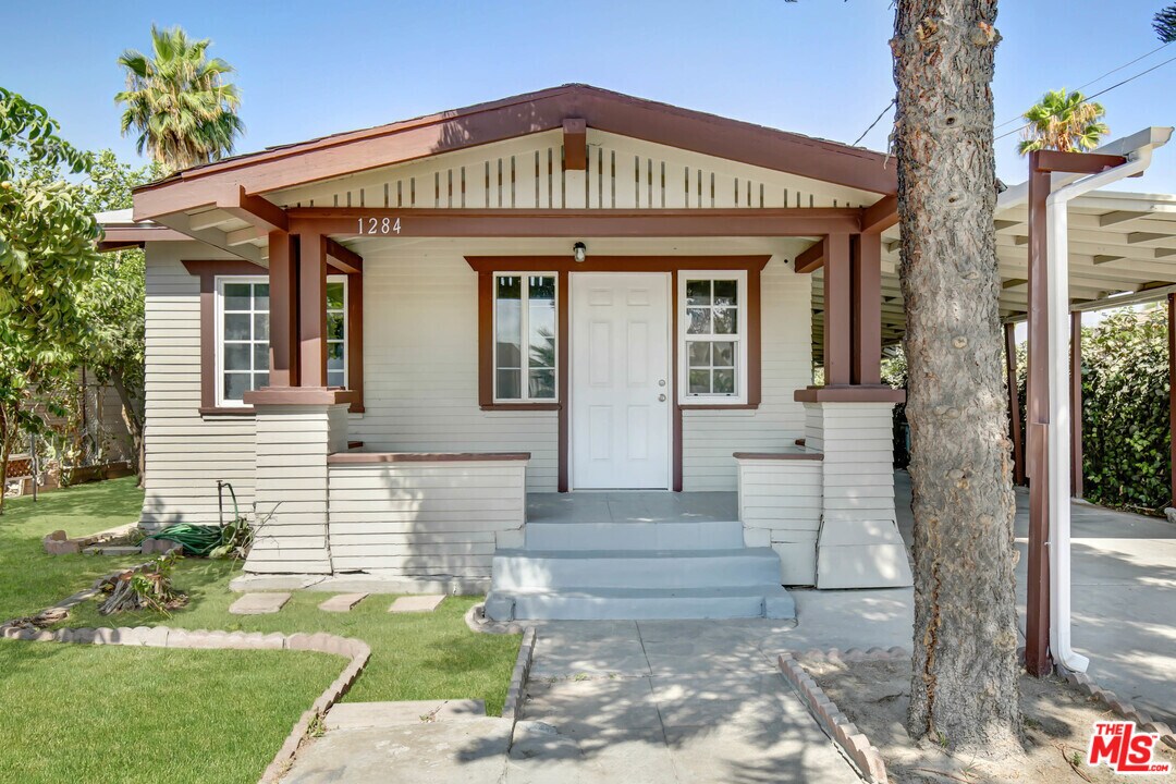 Home Front - 1284 Walnut St