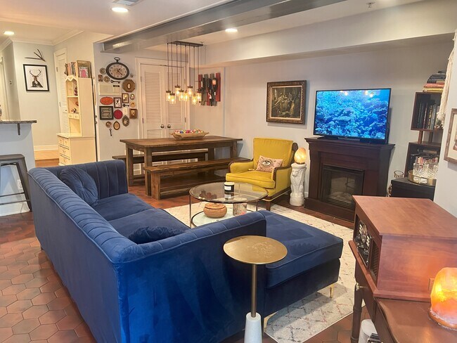 Building Photo - 1831 First St NW