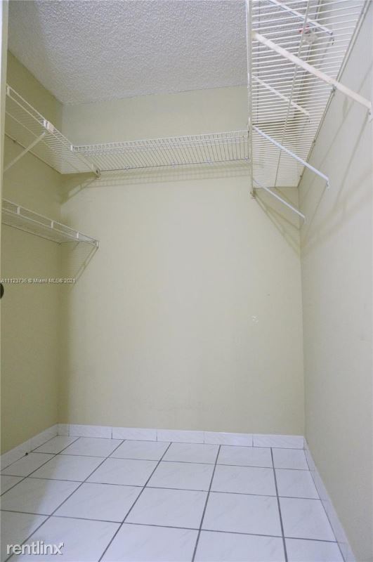 Foto del edificio - 8004 SW 149th Ave
