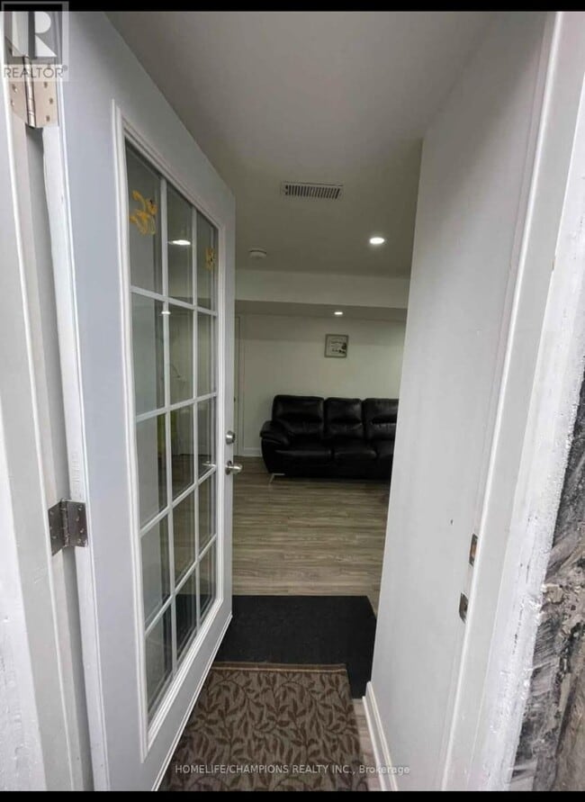 Photo du bâtiment - 7 Archimedes Ct