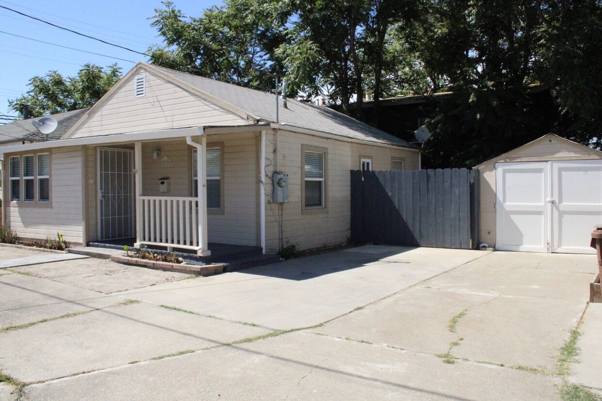 Primary Photo - 2 Bedroom, 1 Bathroom Single Story House i...