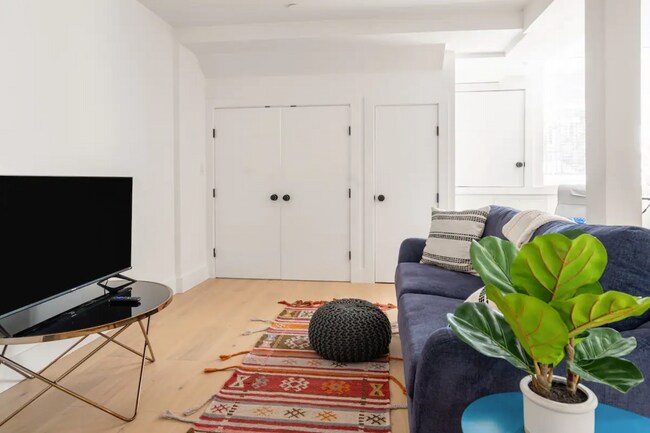 Foto del edificio - 1137 Potrero Avenue, Unit 1137A