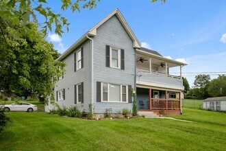 Building Photo - 765 College St