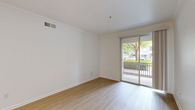 Interior Photo - River Terrace