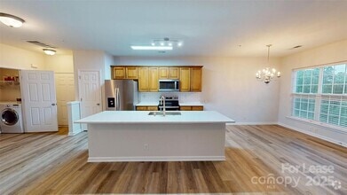 Building Photo - 14648 Via Sorrento Dr