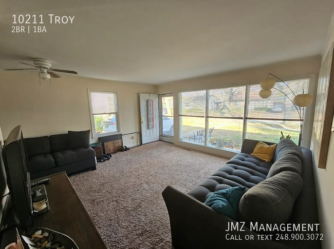 Building Photo - 10211 Troy-