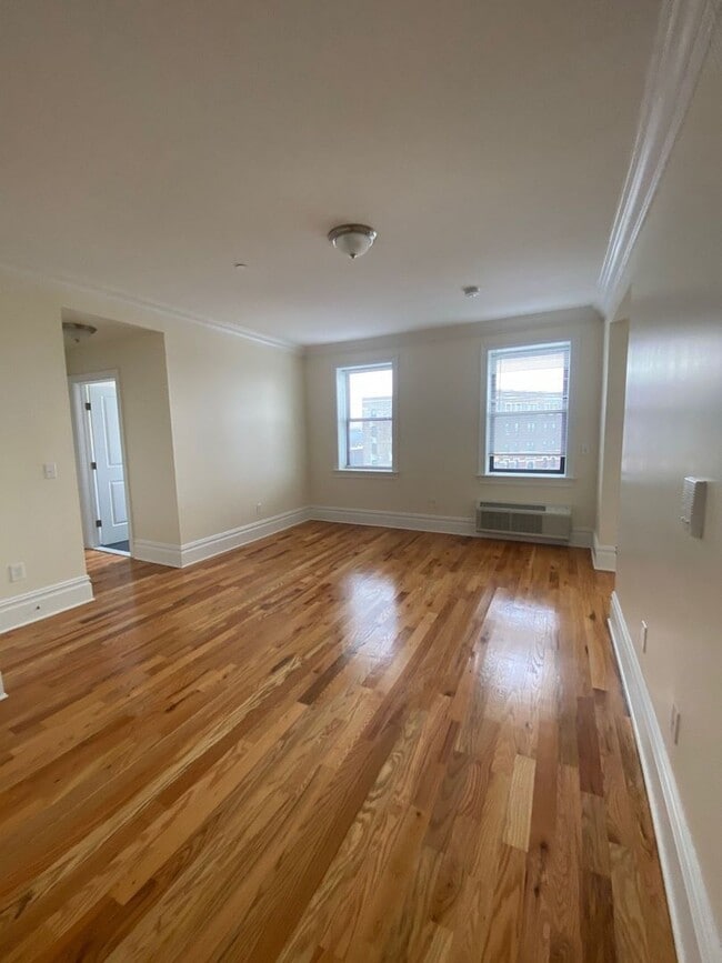 Foto del interior - Ponciana Apartments: Contemporary Comfort and Affordable Luxury in North Bergen!