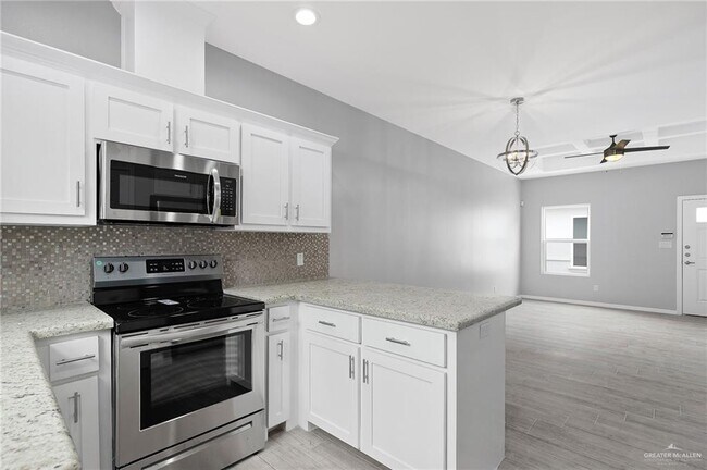 Building Photo - 14 Stauffers St