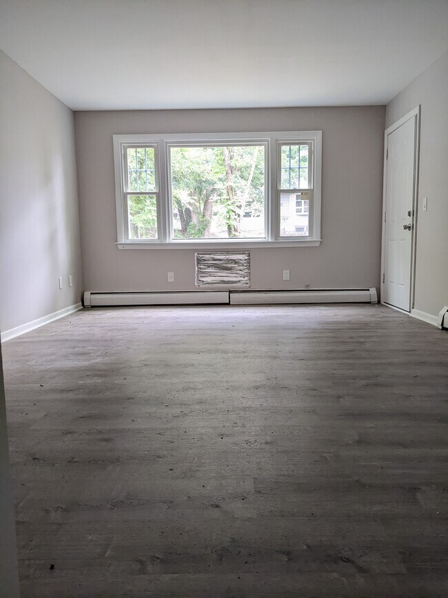Living Room - 404 Woodtick Rd