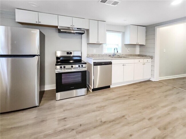 Foto del edificio - 206 Harwell Rd NW