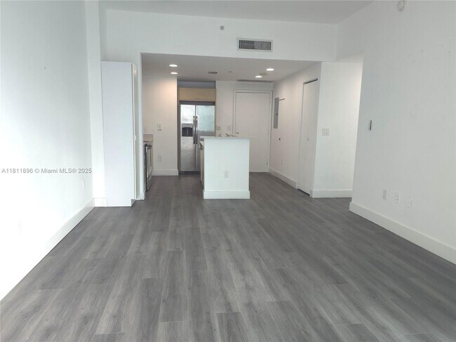 Foto del edificio - 350 NE 24th St