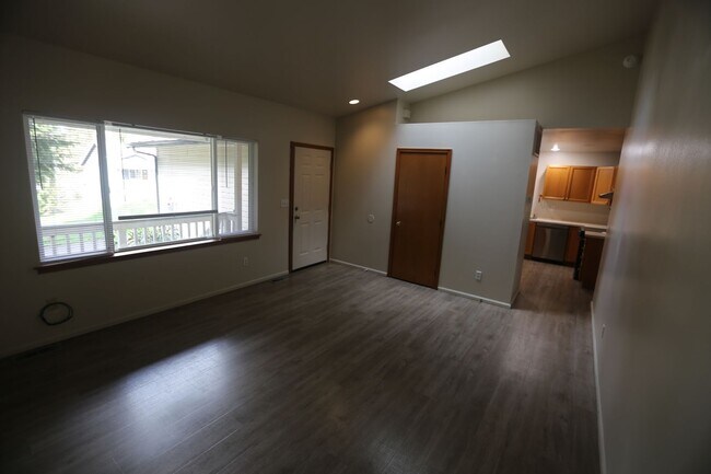 Foto del edificio - Port Orchard 3 Bedroom Available now!
