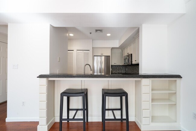 Foto del edificio - 726 Adams St