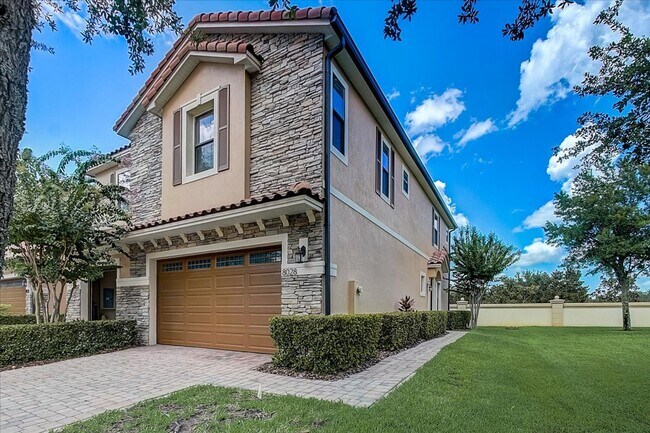 Foto del edificio - Immaculate 3/2.5 Townhouse in Eagle Creek ...
