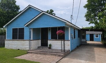 Building Photo - 2415 Perry St