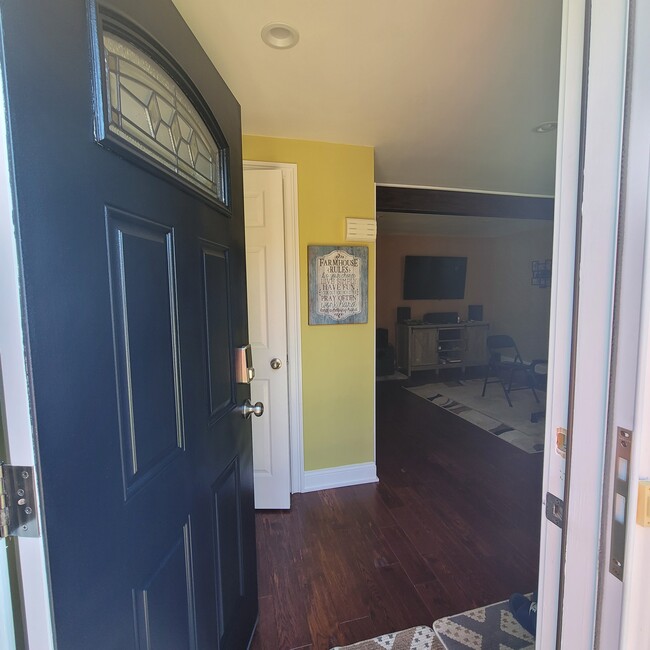 Building Photo - 3638 Woodhaven Ct
