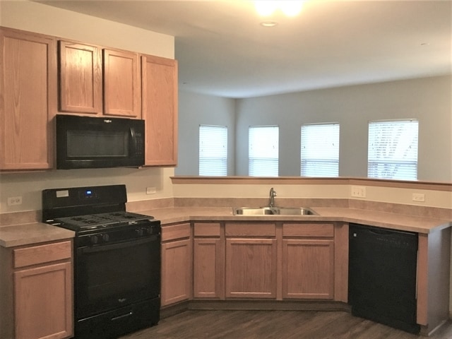 Foto del edificio - 1878 Candlelight Cir