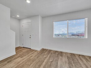 Building Photo - 14844 S Trap Rock Way