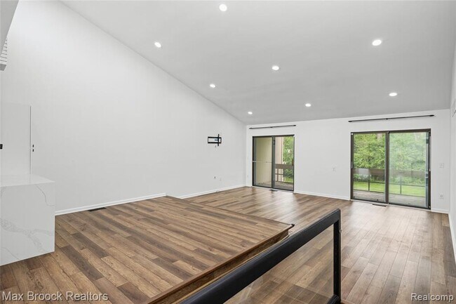 Foto del edificio - 7432 Azalea Ct