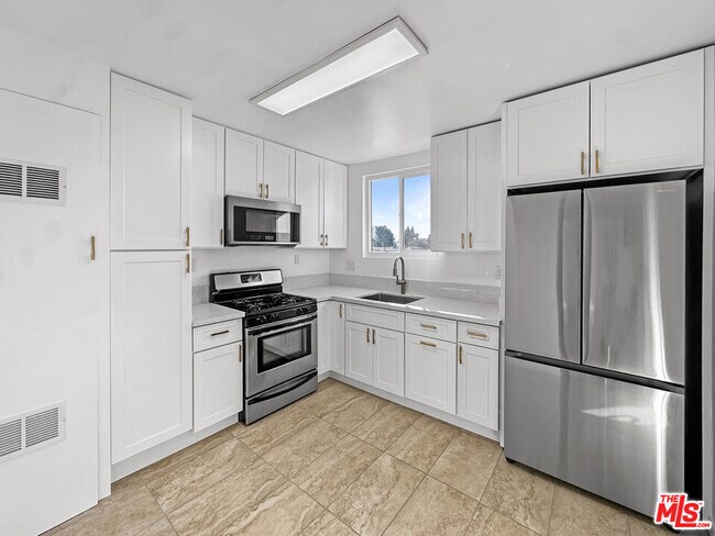 Foto del edificio - 211 E 81st St