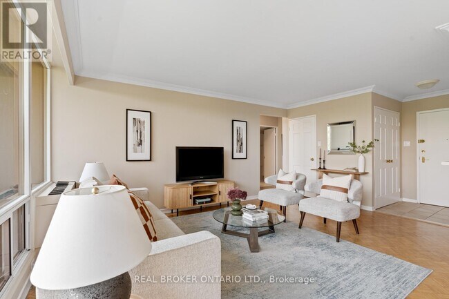 Photo du bâtiment - 3555-3555 Bathurst St