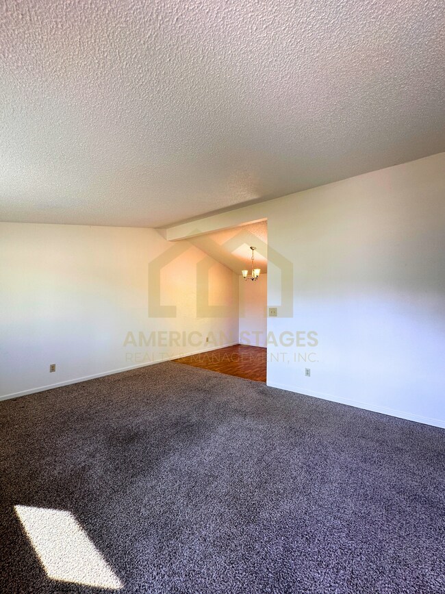 Foto del edificio - 3855 Via Mondo