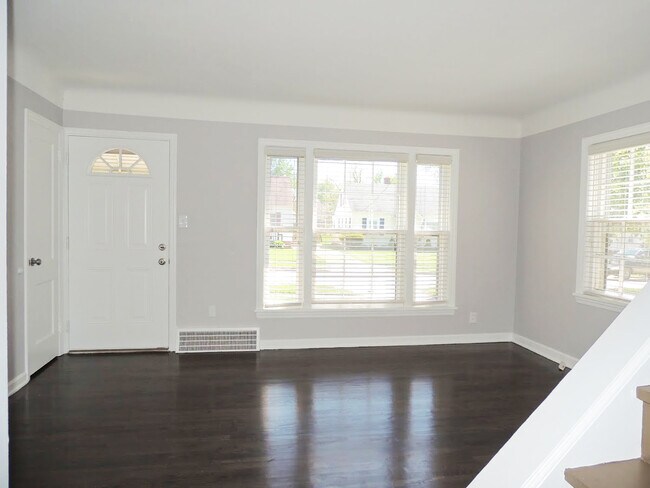Foto del edificio - 3 Bed - 1 Bath Cape Cod for Rent!