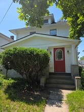 Building Photo - 315 N Summit St