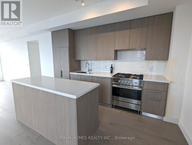 Photo du bâtiment - 160 Kingsway Crescent