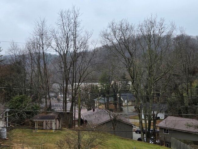 Building Photo - 142 Dotson Dr