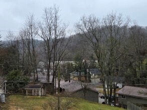 Building Photo - 142 Dotson Dr