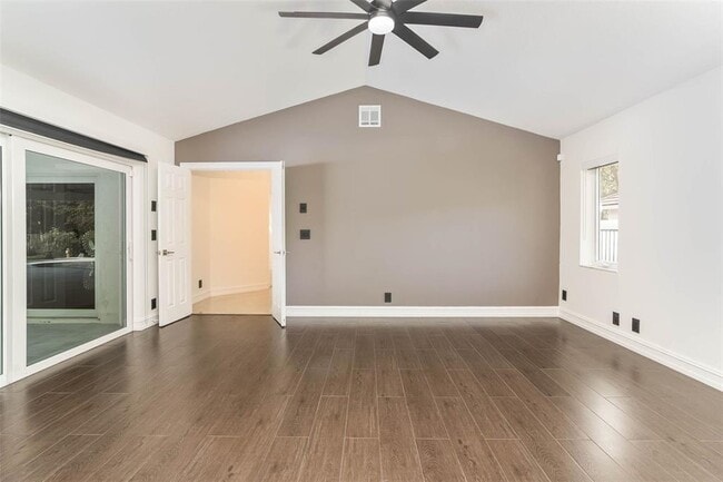 Foto del edificio - 1222 Manor Ct