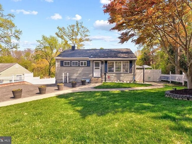 Building Photo - 6409 The Parkway