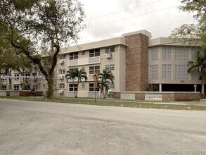 Building Photo - 6580 Santona St