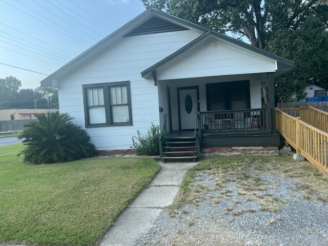 Primary Photo - 3305 Fairfields Ave