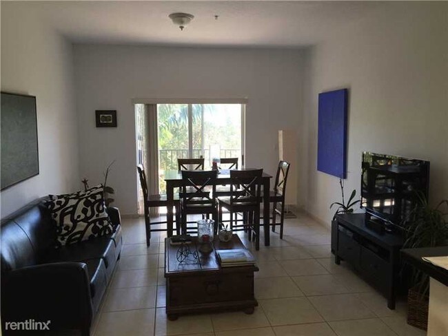 Foto del edificio - 9621 Fontainebleau Blvd