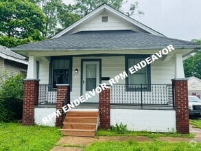 Building Photo - 6507 Leschen Ave