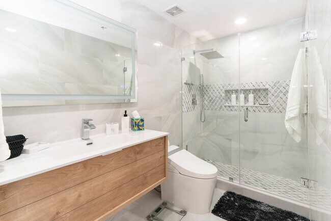 Foto del edificio - 2280 SW 32nd Ave