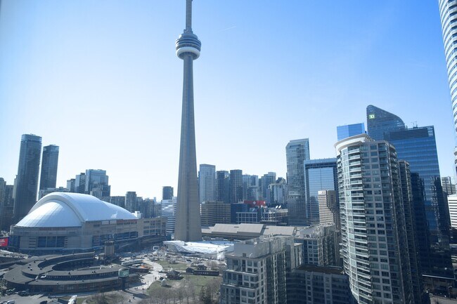 Photo du bâtiment - 208 Queens Quay W