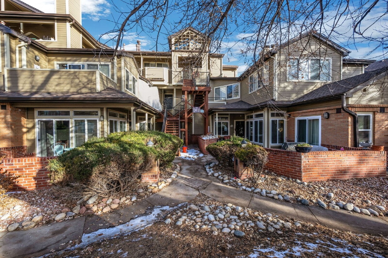 Beautiful Remodeled 2 Bedroom/2 Bathroom Condo is DTC! - Beautiful Remodeled 2 Bedroom/2 Bathroom Condo is DTC!