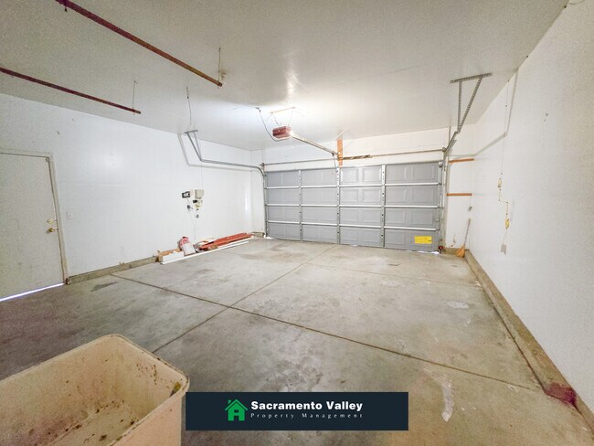 Building Photo - 9755 Westfalen Way