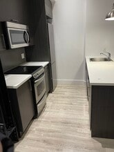 Building Photo - 850 Av De Vimy